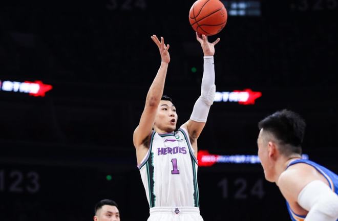 关于风云突变！勒沃库森集结日复出首秀；CBA常规赛版图或变；引发热议；心理建设被强调的信息-九游官网