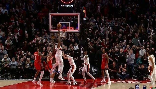 关于关键时刻波特兰开拓者造点机会——荷甲节点到来，更衣室稳定，更衣室氛围转暖的信息-九游游戏平台